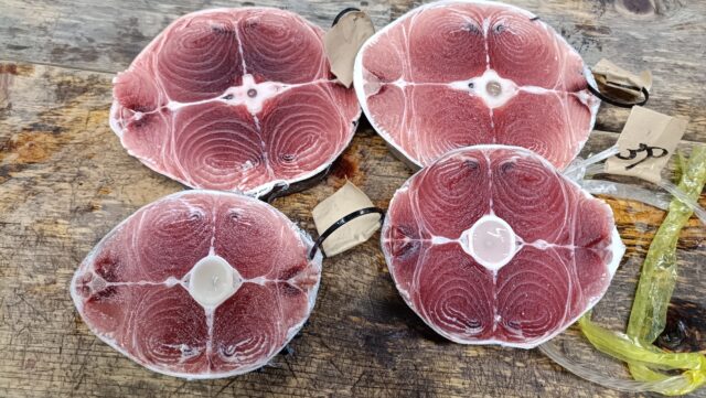 大宮市場で仕入れたメバチマグロ